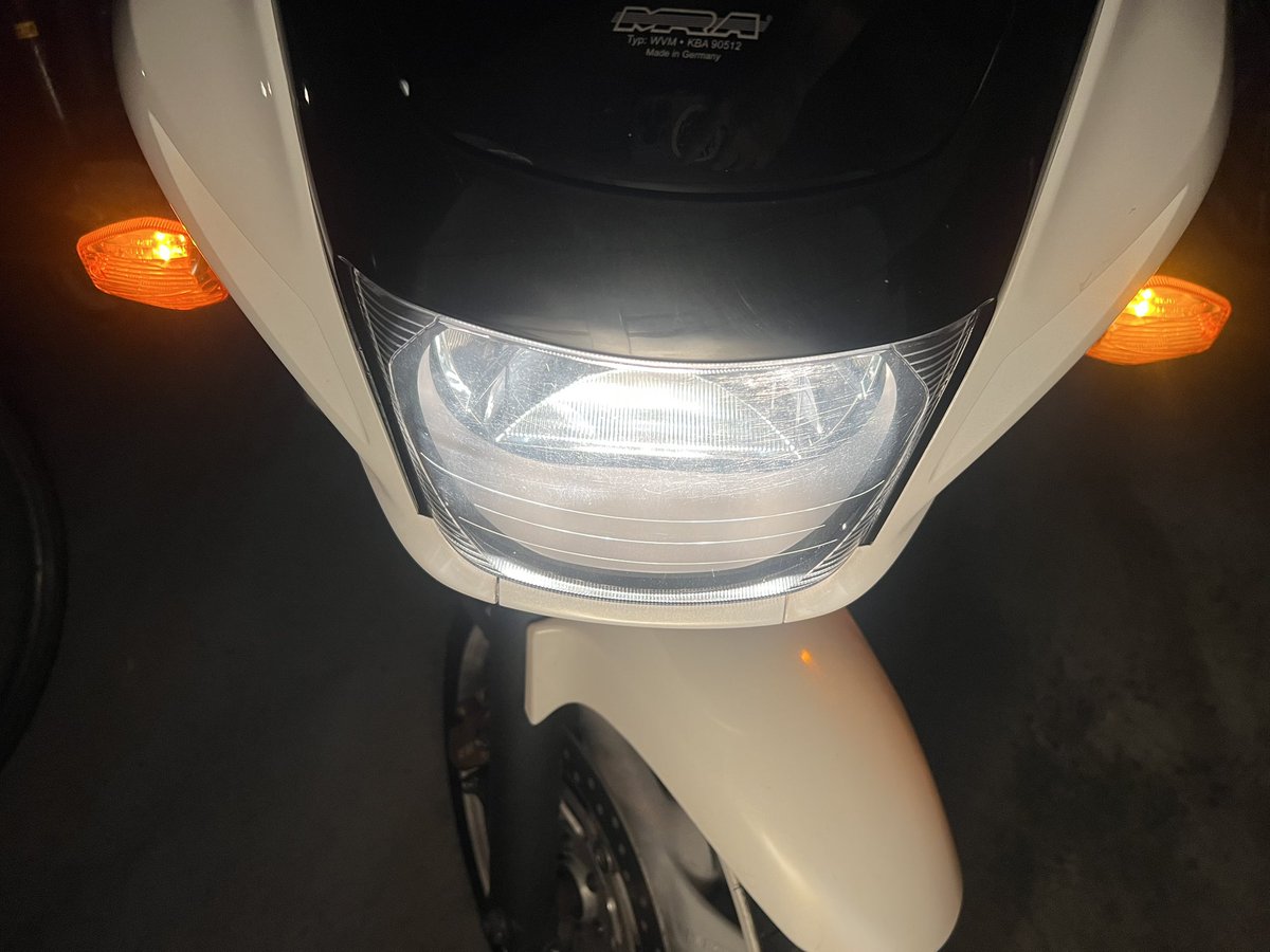 beko_FTR's tweet photo. とりあえず応急処置で純正レンズに戻した https://t.co/B0HeLPXj7r