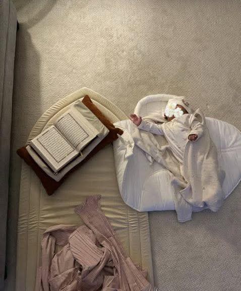 naqa925's tweet photo. ﴿ رَبِّ لَا تَذَرْنِي فَرْدًا وَأَنْتَ خَيْرُ الْوَارِثِينَ ﴾ 🤍 https://t.co/SWpOn4bQDT