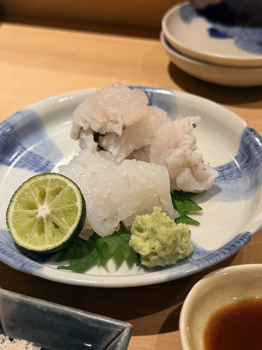 mi15ca12n's tweet photo. 京都　#酒処てらやま さんにて
酒呑童子空けてきました♪
いくらと鮭の白和
鱧の落とし
どれも美味しゅうございました

この酒呑童子は、サーファー🏄らしい
#酒吞童子ENJOYサーフィン純米吟醸酒 https://t.co/ZDtRgxf3ha