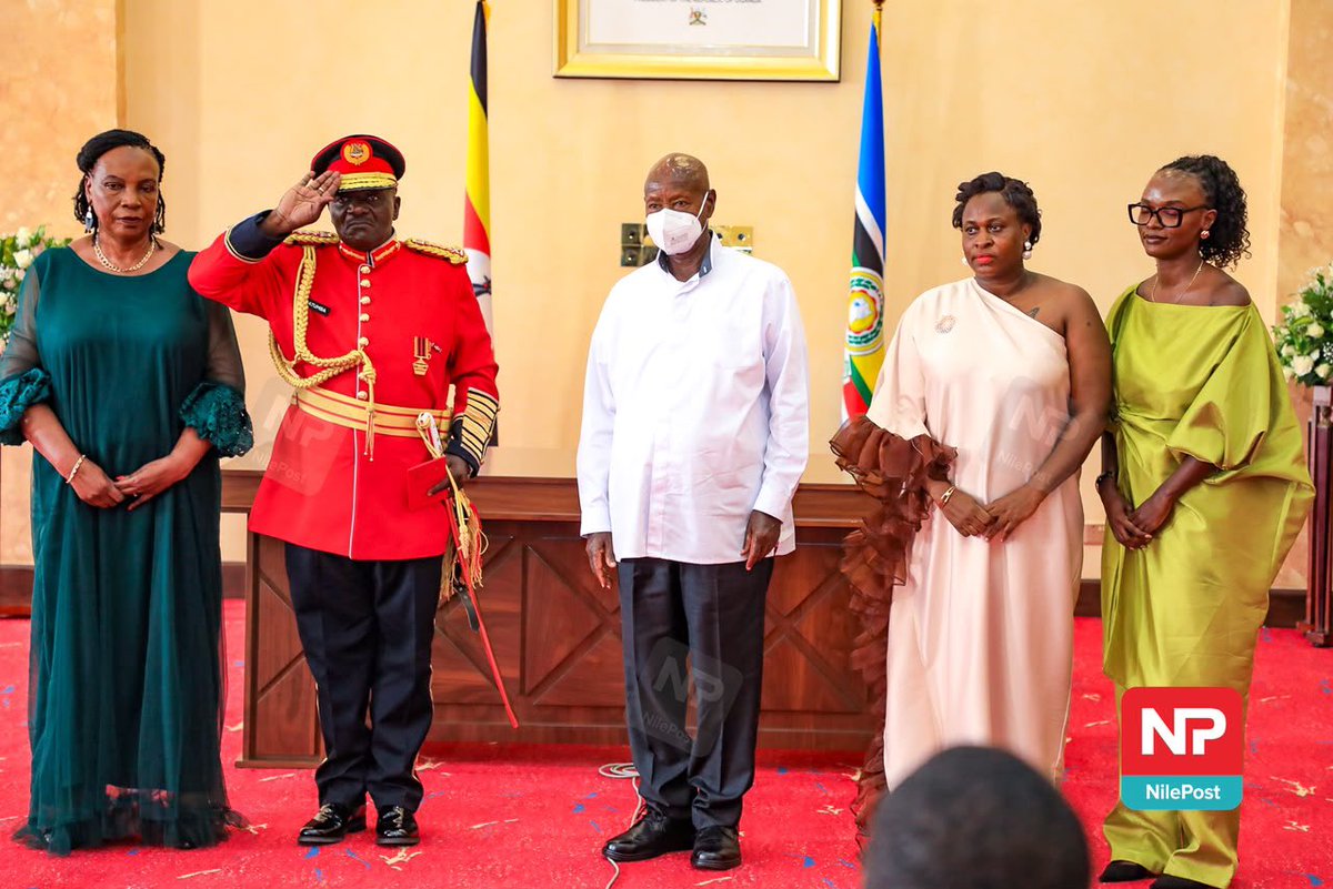 nilepostnews's tweet photo. Gen. Katumba Wamala has officially retired from active military service after 47 years in the UPDF.

📸 @francis_isano 

#NilePostNews https://t.co/MJqhmeSC9V