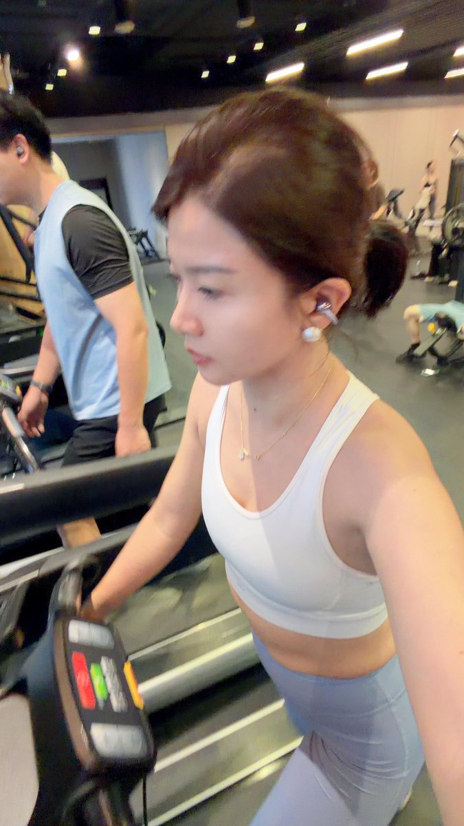 bcss251's tweet photo. 抛开身材不说
算了，抛不开
也没什么好说的😅 https://t.co/wuULPUIQuY