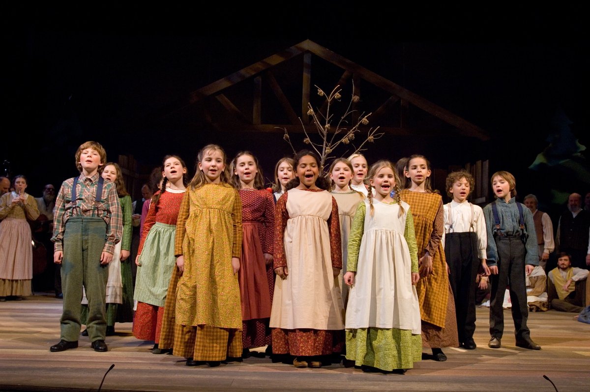 revelsdc's tweet photo. #ThrowbackThursday: In 2006, we staged Early American Christmas Revels with a charming children’s chorus. In 2026, Winter Revels: An American Celebration, will be set in 1870 Washington, D.C. Auditions for kids (grades 3–6) are coming on September 18–19. 
https://t.co/KcfuT6iaLz https://t.co/QVpVYureQu