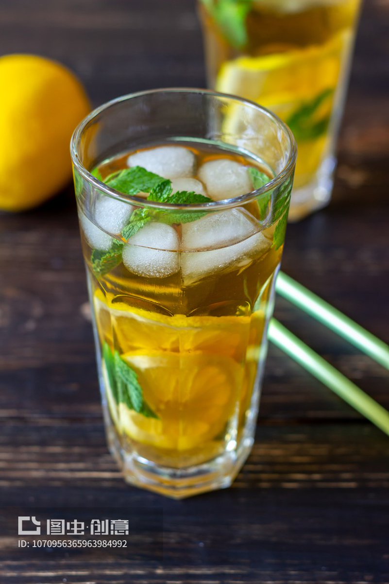 TailleferLou's tweet photo. Make a 5-min iced lemon mint tea: Muddle lemon + mint, pour over ice u0026 cold tea, add a dash of honey. Refreshing summer fix!， https://t.co/91KWUHIKYC