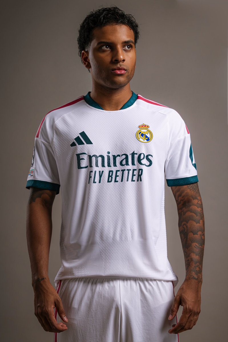RodrygoGoes's tweet photo. Year 7! 
¡ HALA MADRID! 🤍⏳ https://t.co/MeVAc5jgFV