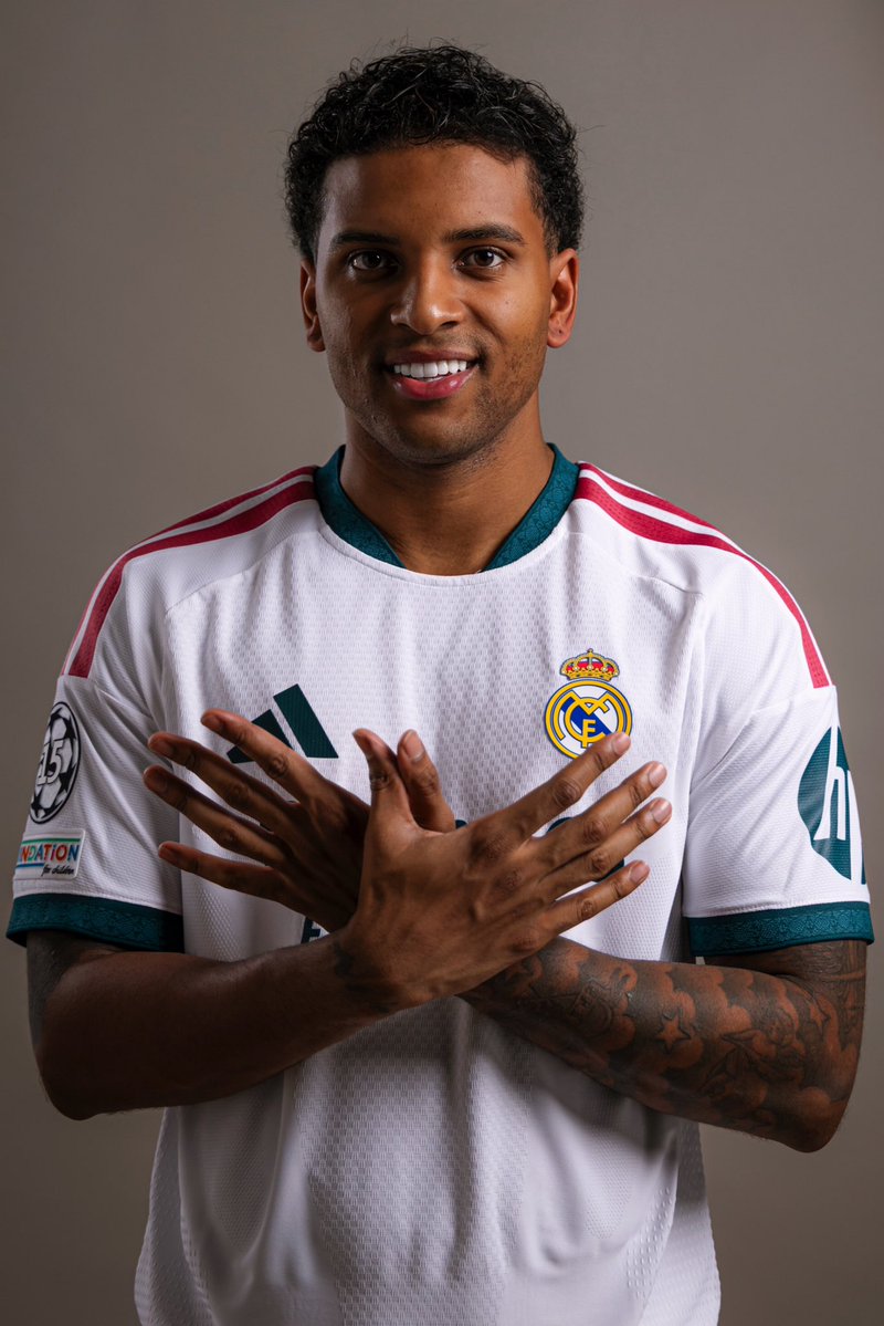 RodrygoGoes's tweet photo. Year 7! 
¡ HALA MADRID! 🤍⏳ https://t.co/MeVAc5jgFV