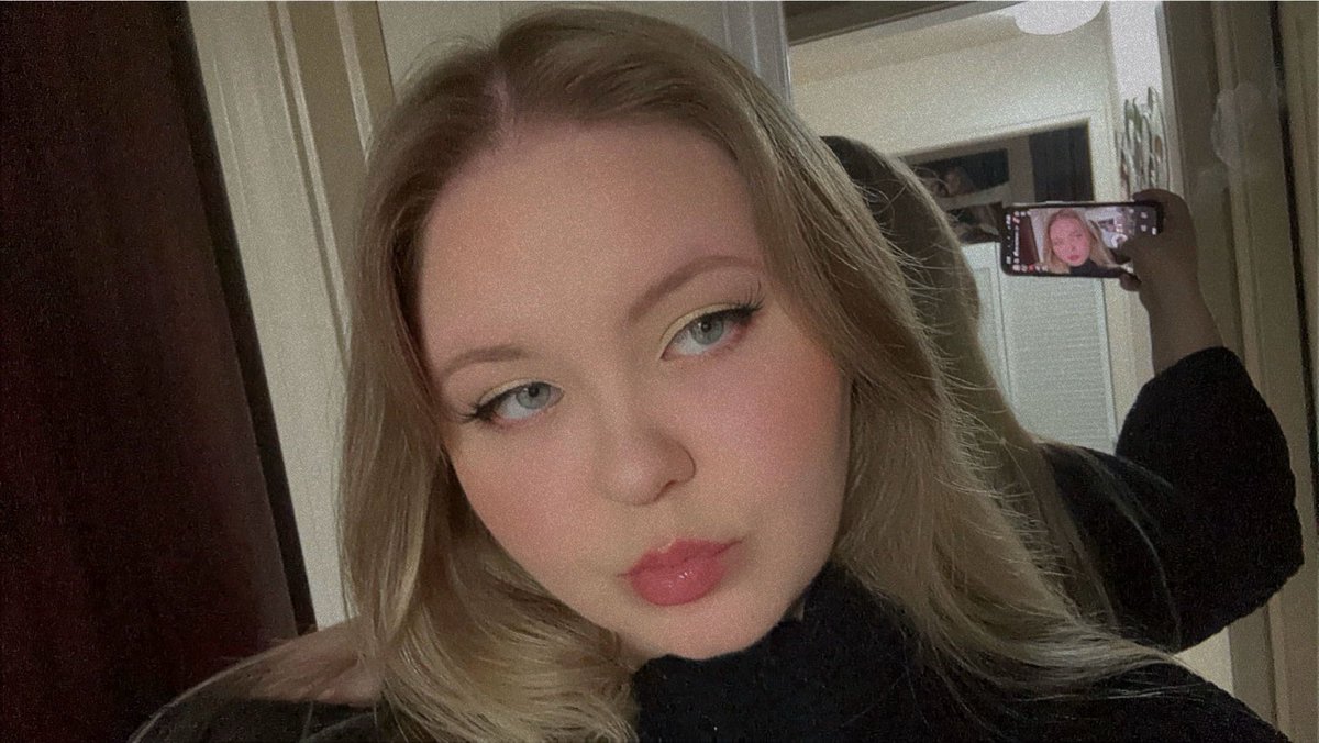 angiesips's tweet photo. hello! looking for moots
#moothunt

• she/her, 22
• random posts, psych major, video games
• i like coffee and chocolate milk. 
• rivals, minecraft, pokemon
• slowly getting back into anime

♡ / ︎↻ appreciated 

#gamingtwt  #promotwt #anitwt https://t.co/9WodfPDIVm