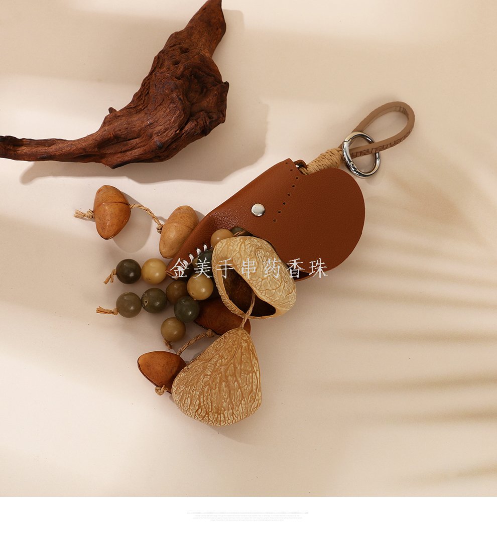 SunsetwyP's tweet photo. Just finished my first hand-stamped leather keychain!  Each little detail is stamped by hand—no machines, just my messy desk and a whole lot of patience. Perfect for my new bike keys! Who else loves tiny handmade projects https://t.co/7vvpHL5BF9