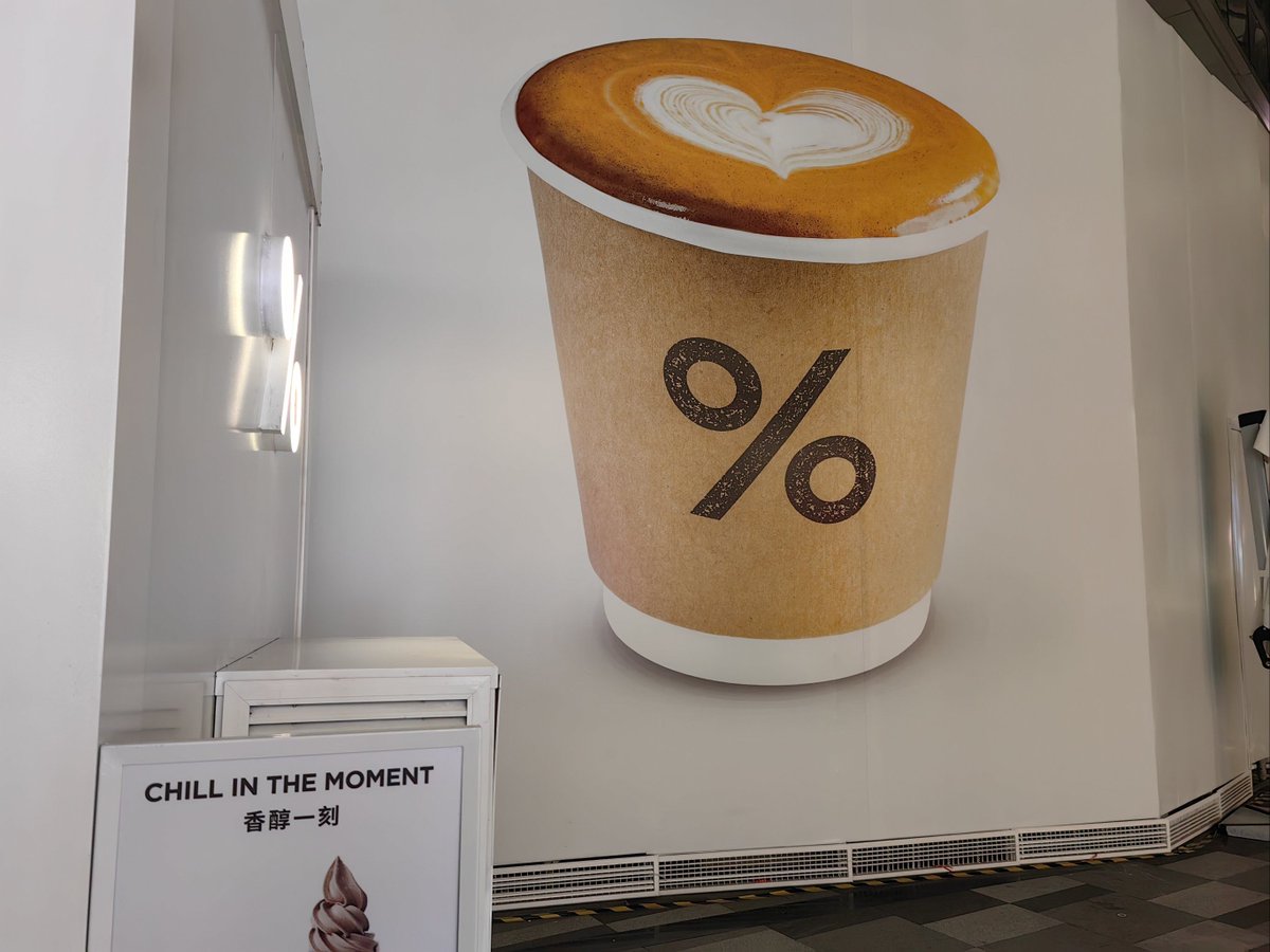 Sergio45487033's tweet photo. A stranger bought my cold coffee and left a sticky note that said "Nice hair!" Random small kindness made my whole day. https://t.co/fZEUf0WZN7