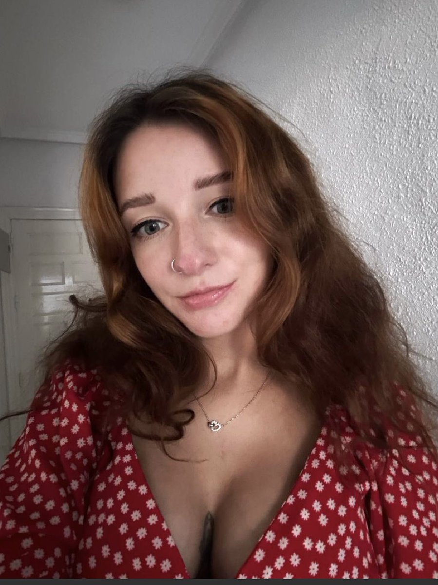 Lillydevilx's tweet photo. Was magst du an mir am meisten? https://t.co/N0CGneYAyt