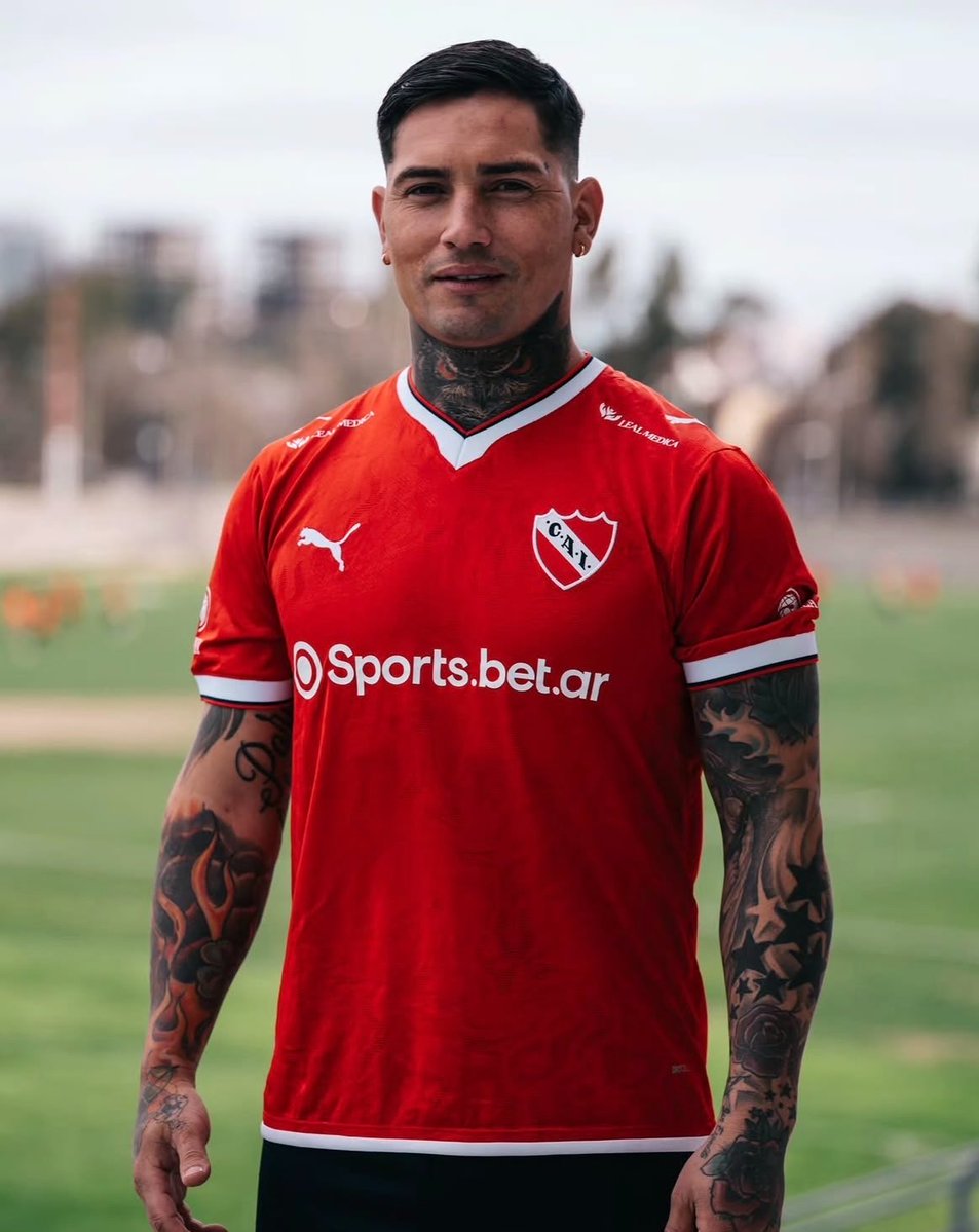 Facusanches9's tweet photo. “Marcone fue el primero en darme la bienvenida y meterme en el grupo. Hoy hicimos trabajos de definición y Rey me volvía loco”

“Estaban trabajando con el tema de habilitación. Ya tengo los botines en la mochila si me llama Jadson concentro el sábado” 

Chimy Ávila @DSportsRadio https://t.co/1G1cXbs0kp