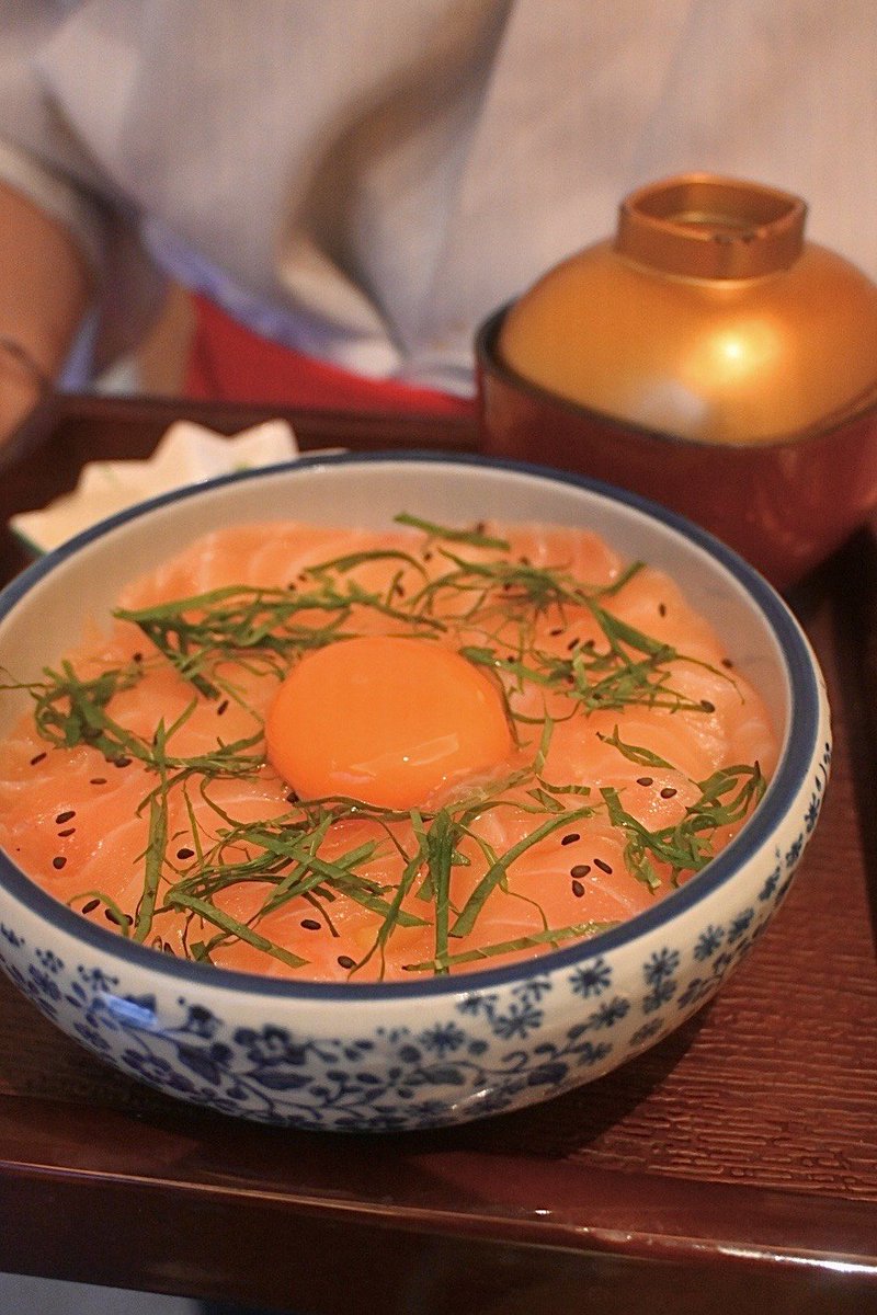 Kit000H's tweet photo. Late night craving fixed: warm miso soup + grilled salmon over rice, the kind that wraps you up like a blanket after a long day. ， https://t.co/39cujdXcQr