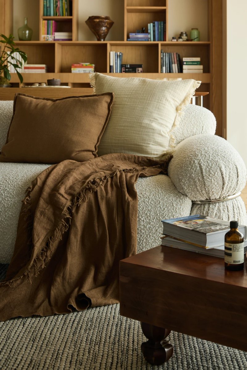 Somnathnaik6's tweet photo. Cozy Saturday night in: steaming matcha latte, soft knit blanket, and a good book. Perfect small joy after a long week. https://t.co/hPP7kHddKI