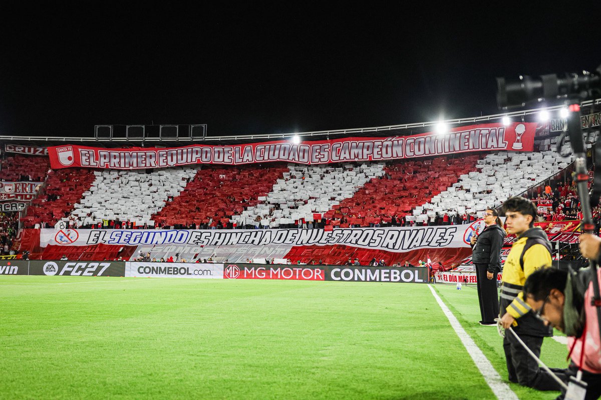 SantaFe's tweet photo. Gracias a toda la hinchada del León 🦁 que nos acompañó anoche en la @Sudamericana 🏆 el camino continúa en la @LigaBetPlayD y el sábado recibimos al @AmericadeCali por la fecha 6 🇮🇩 https://t.co/SDYxH4eyyt