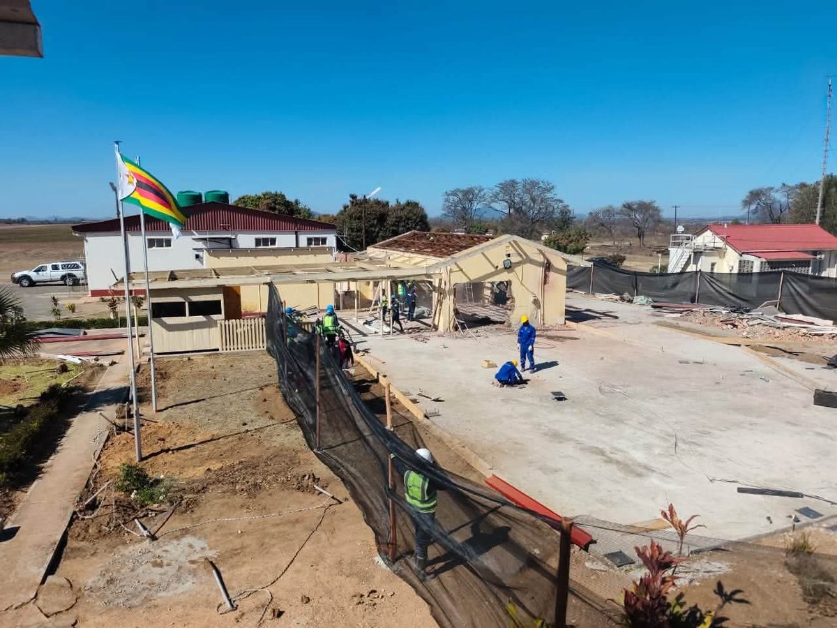 Leon_GreenG's tweet photo. Better aviation infrastructure means better access for tourists, investors and businesses. The Masvingo Airport upgrade positions the province to capture more opportunities from Sanganai/Hlanganani 2026 and beyond. 🇿🇼 #ZimbabweIsOpenForBusiness #NDS2 #vakayakhaniZim https://t.co/sYwDP1kKfV