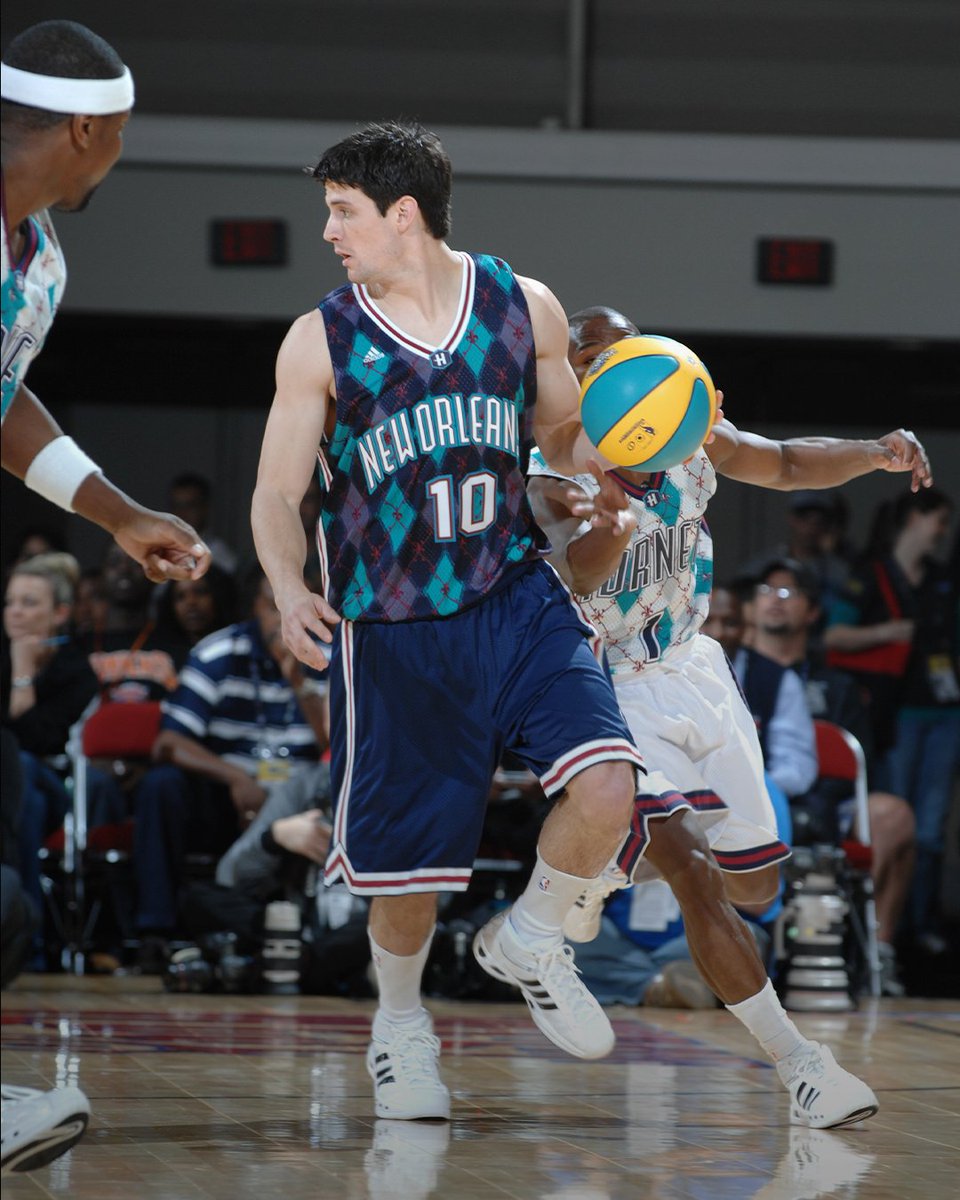 NBABrasil's tweet photo. O ator James Lafferty tem um relacionamento antigo com a NBA. 🤩🏀
#BastidoresNBA #NBAAllStar #NBAHistory https://t.co/gFwihyvrOB
