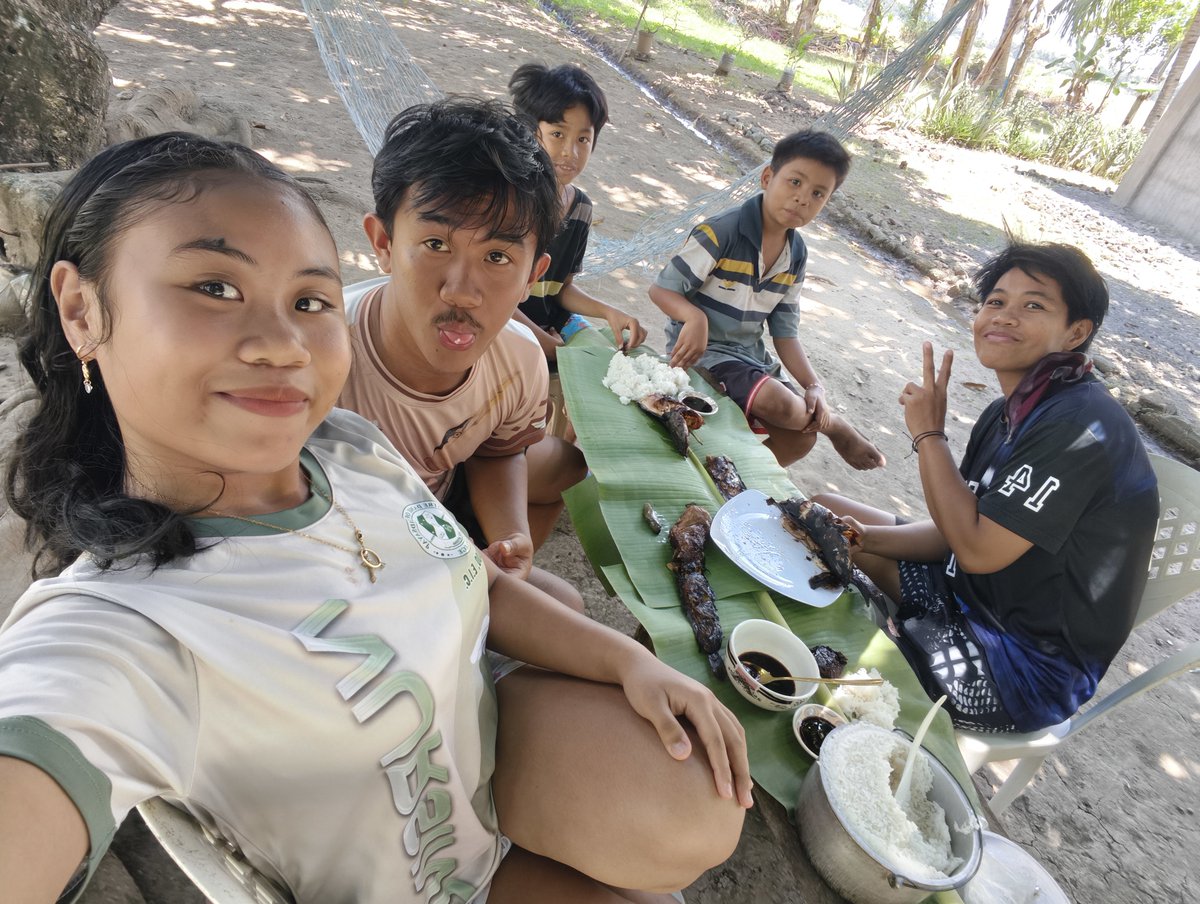 yeezheen's tweet photo. first uwi sa nalin for the month of august (bf finally slept sa house #approved) https://t.co/BWMLY9GjaD