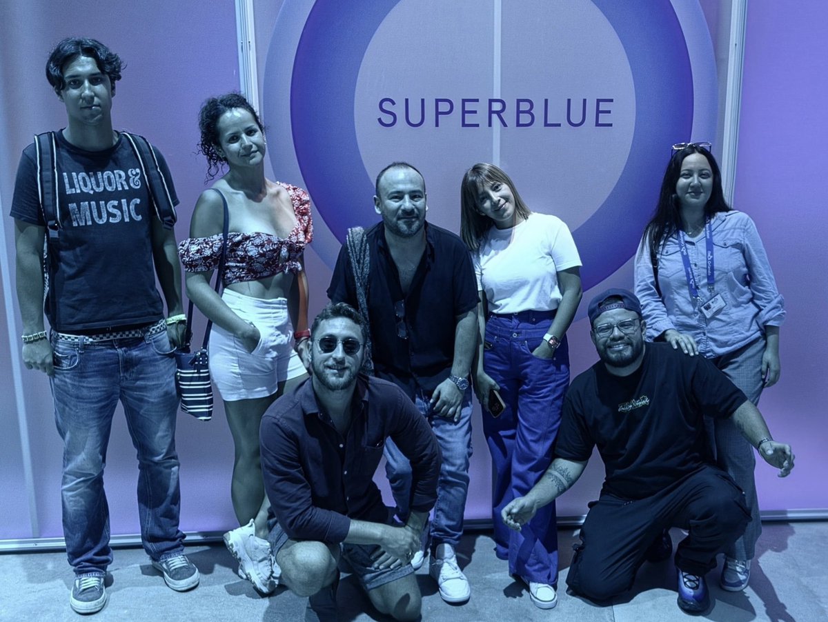 OHLASchools's tweet photo. POV: You came to Miami to learn English… and ended up inside a whole new universe. 🌌✨

#SuperblueMiami #FieldTrip #StudyInUSA #OHLAMiami https://t.co/Qf7ZdwwTPa