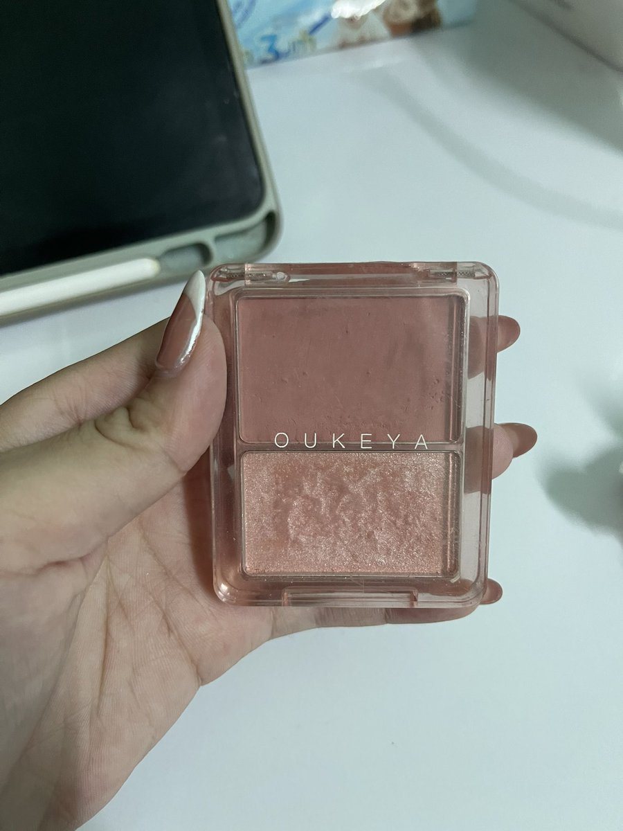 toonmatikaaa's tweet photo. OUKEYA BLINK BLINK BLUSH บลัชออน 2 ช่องสุดคุ้ม สวยครบจบในตลับเดียว! ✨💖

https://t.co/ZWhlFe9SYQ

#ป้ายยาหน่อย https://t.co/B3Vy1IrCe7