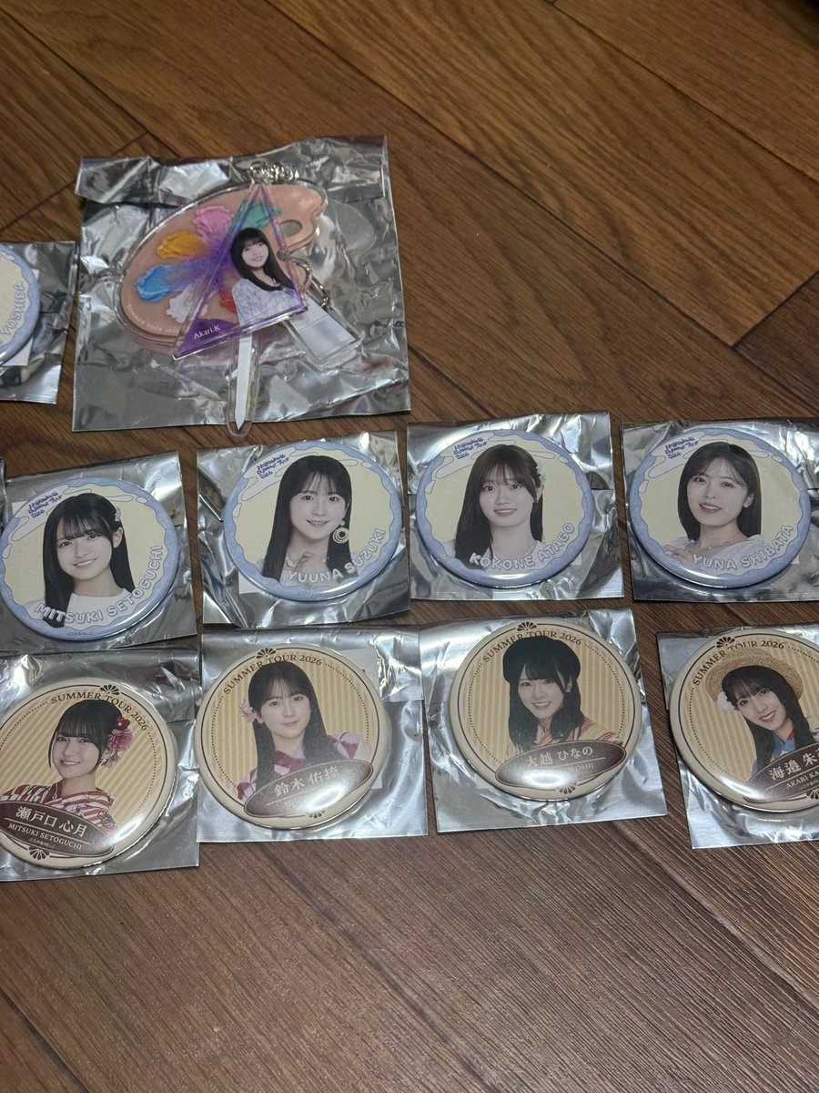 ryo____0215's tweet photo. 乃木坂 缶バッチ トレ

譲)画像

求)井上ABC(AB優先高)
     中西B
    岩本ABC
    冨里A(C)
    小川A(C)

上から順で欲しいです！

現地は厳しいので、郵送で取引希望です。 https://t.co/Lal2tCSk9a