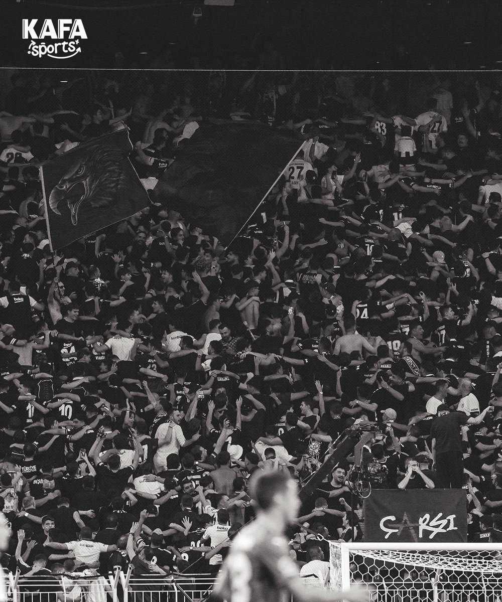 sportskafa's tweet photo. Tribünün keyfi yerinde. https://t.co/YxahgbqPnL