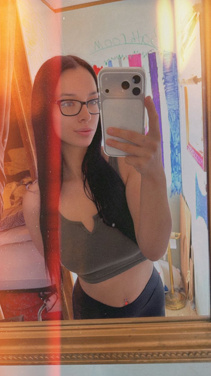 mamash1269's tweet photo. @findom_subz Hii there 😜 $shianneh12 https://t.co/ywv5Z9mqk5