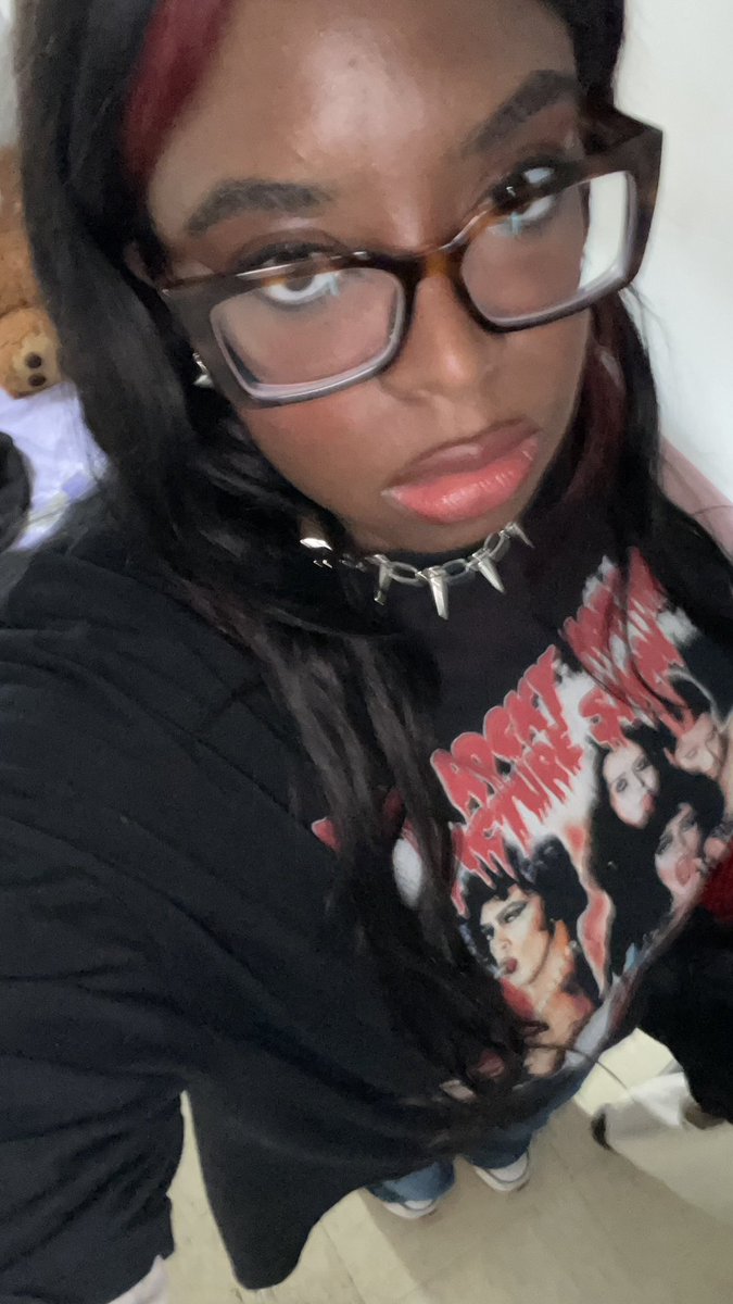 robertpIante's tweet photo. je me rajoute #fdctwt
vous n’avez pas besoin de connaître mon prénom mais vous le verrez partout bientôt 😋
27
fan since 2021
saw them live 6 times
fav album : dogrel
fav song : nabokov / favourite
fav member : deego https://t.co/eXKNPdTAcb