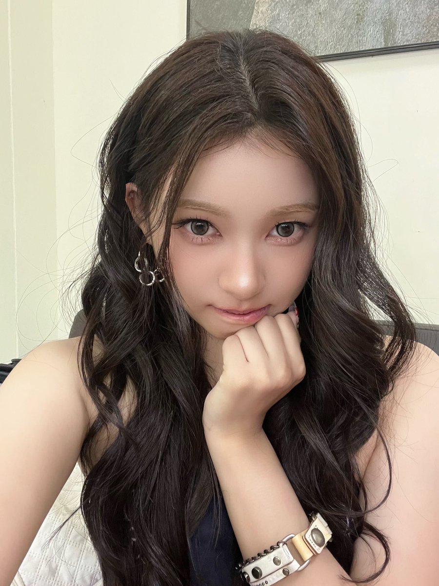 kkiiyee31's tweet photo. 거기케이크집막내가그렇게예쁘다면서?
#아워벌스데이 #키라라 #OURBIRTHDAY #KILALA https://t.co/x5YUFb34C5