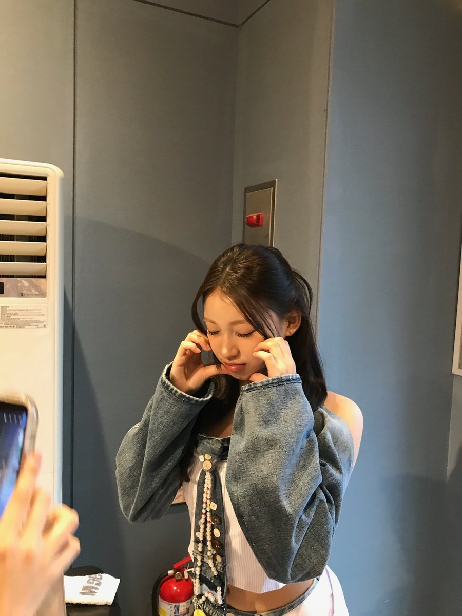 kkiiyee31's tweet photo. 거기케이크집막내가그렇게예쁘다면서?
#아워벌스데이 #키라라 #OURBIRTHDAY #KILALA https://t.co/x5YUFb34C5