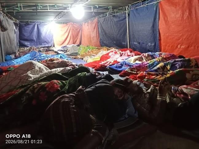 indepenSumatera's tweet photo. Kondisi pengungsian malam ini

Semoga mereka bisa tidur nyenyak dan tidak terjadi lagi gempa susulan🥀

Sehat sehat kalian ya wak..... https://t.co/Rb2oa5HX3Q
