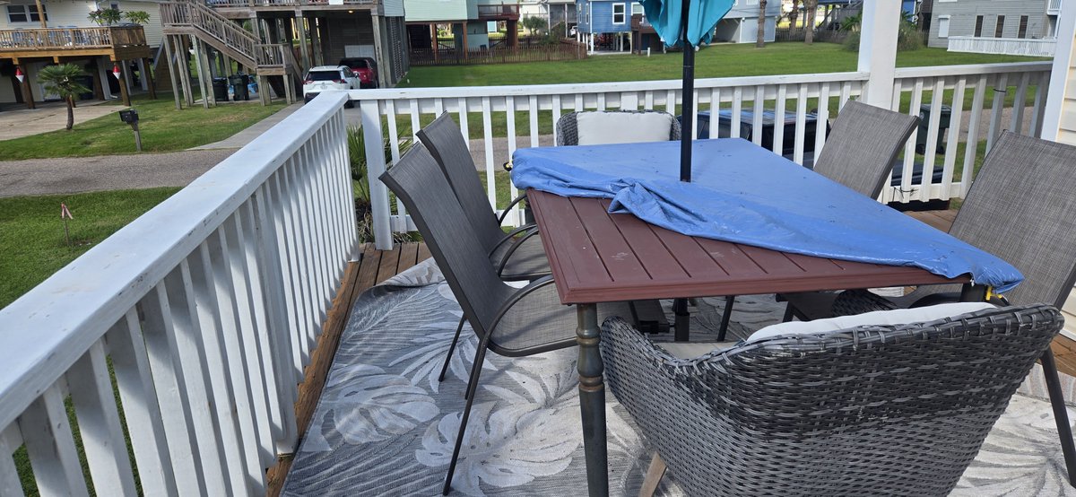 JennaBTrue's tweet photo. @AirbnbHelp @Airbnb Photos on your website DO NOT match what I have here of the exterior of the bnb and inside was filthy https://t.co/EpUEGiq4Do