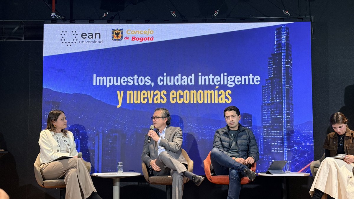 ConcejoDeBogota's tweet photo. #ForoTributaria | @HERACLITOL rechazó la reforma por no responder a las necesidades sociales de Bogotá. @Danielbricen cuestionó el aumento de impuestos y su impacto en la inversión y el sector fintech. @Maluvillalba, la calificó como un ajuste responsable del Distrito. https://t.co/p1Z8jStKWP