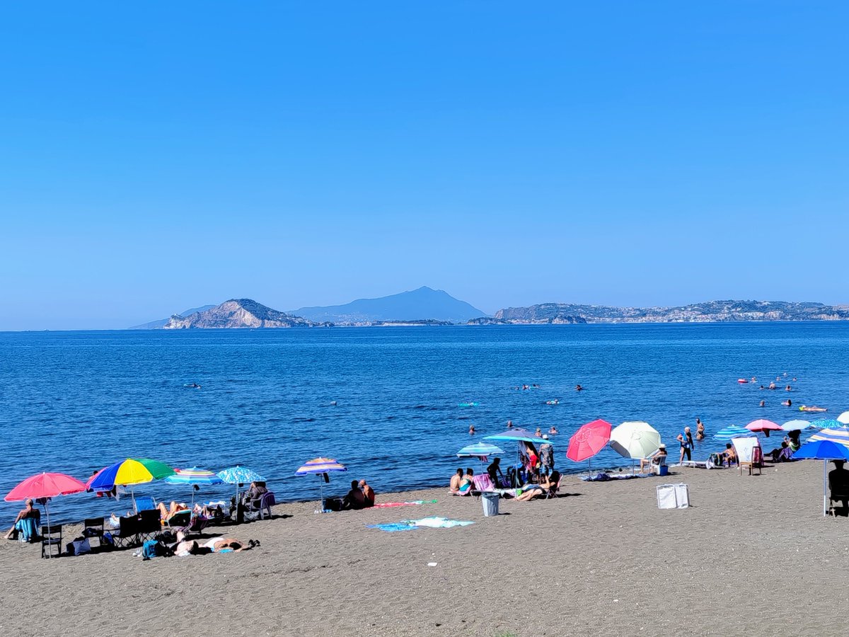 mariosecond's tweet photo. @DPCgov Situa a Pozzuoli https://t.co/Vd6Lzbykmt