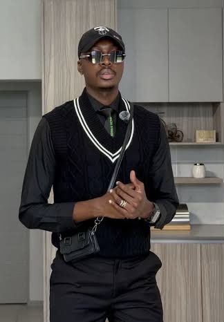 _Tee__G's tweet photo. I’m the one who made sure Ndoyisile didn’t make it onto Top Billing.

After he submitted an audition video for the revived Top Billing presenter search on SABC3, we made sure SABC did not consider him for the presenter role.

No illegal migrant should benefit from opportunities meant for our people ✊🏽