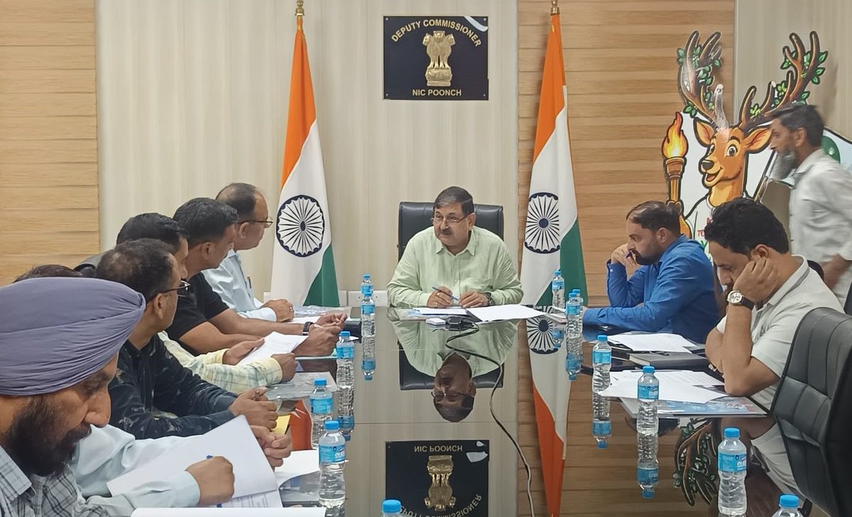 DICPoonch's tweet photo. DC Poonch Ashok Kumar Sharma chairs meet of Advisory Committee on Safe Food &amp; Healthy Diet.  Directs regular inspections, strict enforcement of food safety standards, awareness drives, and inter-departmental coordination to ensure selling of safe, hygienic and nutritious food. https://t.co/rxgcwGvlU7