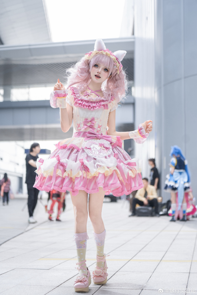 Inginaku2's tweet photo. Just survived my first anime convention!  Met amazing cosplayers, got rare merch, and ate way too much matcha soft serve. Already planning next year’s trip with friends! https://t.co/OQn8wvZ51X