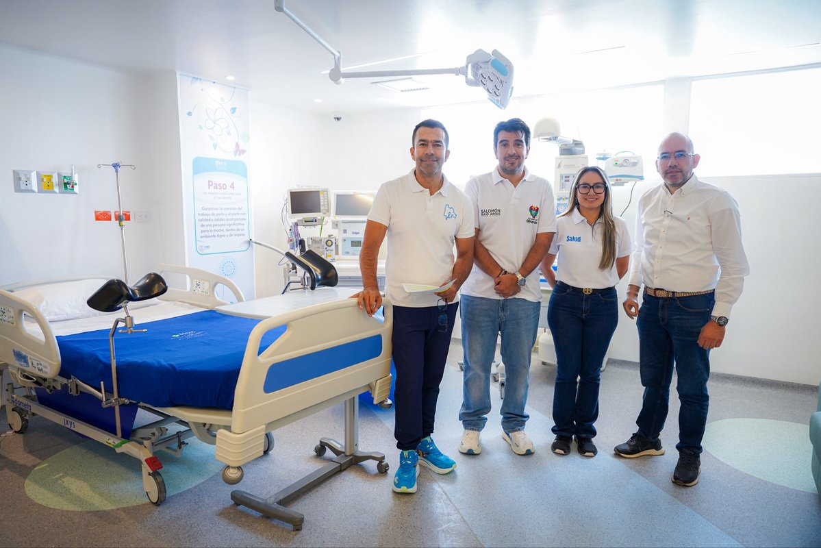 JorgeEmilioRey's tweet photo. Presidente @ABDELAESPRIELLA, quiero contarle que hoy dimos apertura a la tercera fase del Hospital San Rafael de Girardot, con servicios de alta complejidad y cuidado intensivo para adultos, pediatría, maternas y neonatos. Podemos realizar intervenciones quirúrgicas en 15 especialidades médicas como neurocirugía, cirugía vascular, cardiología y cirugía gastrointestinal, entre otras.

Hoy está siendo operado por el Hospital Universitario La Samaritana (@ESE_HUS), hospital de referencia de nuestra red departamental. En tiempo récord hemos renovado la infraestructura y adquirido el equipamiento biomédico. Además, contamos con especialistas de alta experiencia y reconocimiento a nivel nacional. Prestaremos más de 80 servicios de salud y tendremos más de 133 camas de hospitalización.

Presidente De La Espriella, ministra @AnaVesga_G y primera dama, Ana Lucía Pineda, hoy ponemos esta capacidad hospitalaria a su disposición para atender pacientes de alto riesgo o que requieran tratamientos de alta complejidad, provenientes de los departamentos impactados por el sismo del pasado 10 de agosto.

Entendemos que la oferta de camas y de atención especializada se ha visto reducida producto de las graves afectaciones que han sufrido hospitales y centros de salud. Cundinamarca pone al servicio de esta emergencia su capacidad técnico-médica para atender a quienes más lo necesiten. Es momento de demostrar solidaridad y unirnos para acompañar a quienes lo han perdido todo.