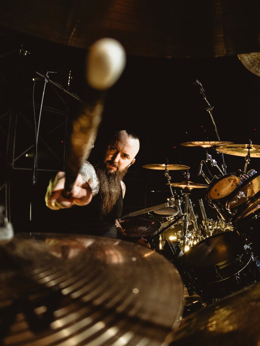 Disturbed's tweet photo. Happy Birthday, @MikeWengren!! 🥁🤘🤘

📷 @britt_bowman https://t.co/Pt8jVkpGVl