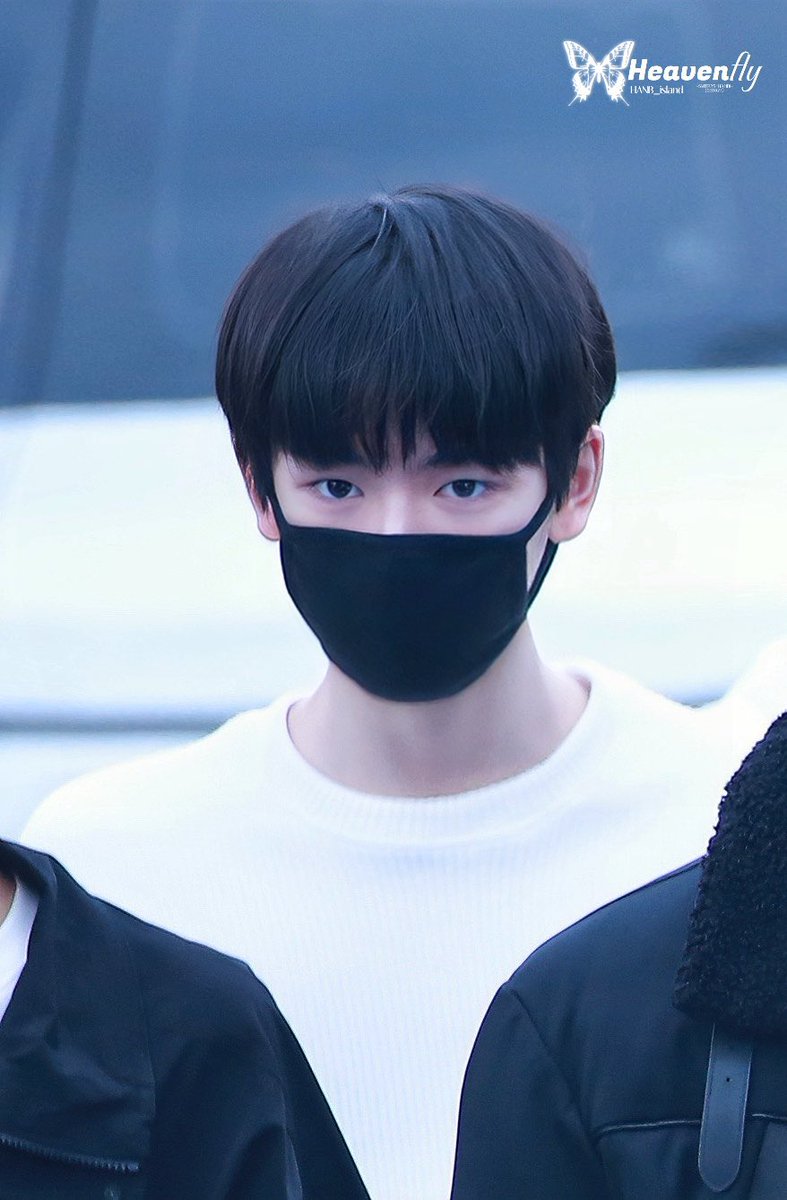 leemomo1024's tweet photo. 몇 장 더 🥺 https://t.co/Op5xkFLoHY