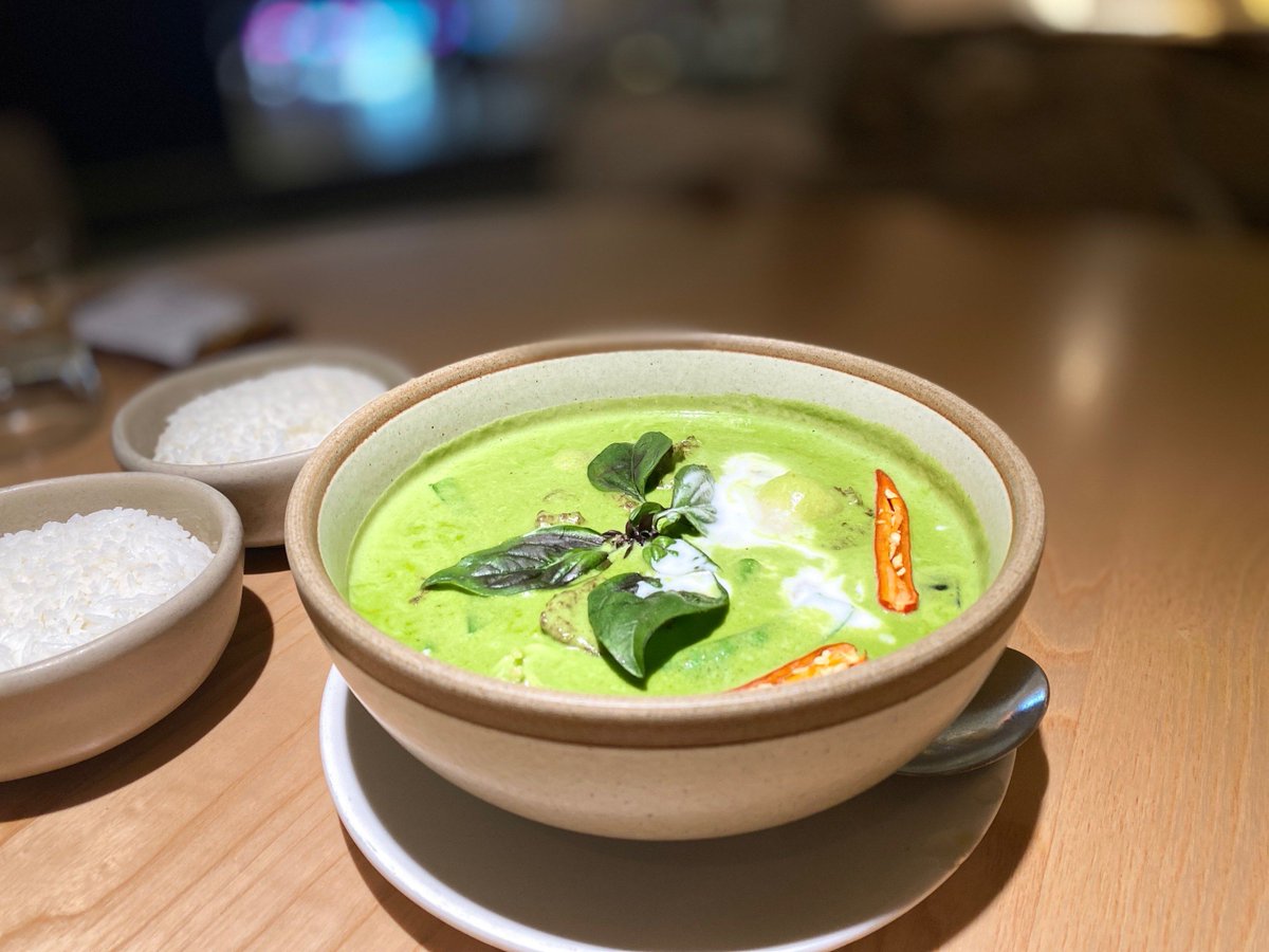 thidamoe6's tweet photo. Craving cozy spice Try our new Thai green curry with fragrant jasmine rice u0026 crispy basil leaves , a perfect blend of tangy and spicy hits! https://t.co/PZBanlPxVn