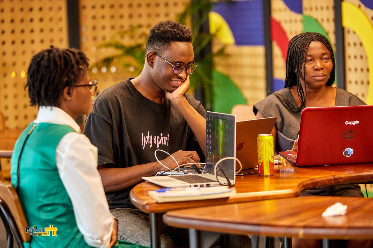 kwekutech's tweet photo. The afternoon is getting serious at @PyconGhana
2026. 

Developers are building AI pipelines with LangChain, Neo4j and GitHub, while another session is breaking down how to build your first AI agent with Python.  

And Django Day is bringing the @PyLadiesGhana community into the mix.  

Different rooms, different tools, one community building with Python.   

We’re still on the ground capturing it.  

#PyConGhana2026