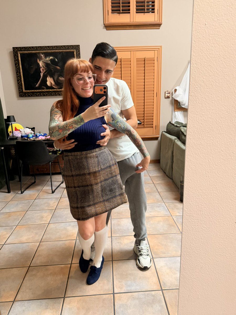 Leo_ValentinoX's tweet photo. My Sexy Babysitter @PennyPax 🤤🔥😍 luckiest boy ever 🤞🏽 https://t.co/iWcl9NIs9i