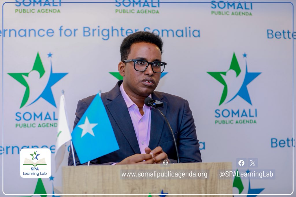 somalipubagenda's tweet photo. Xarunta @SPALearningLab ee Somali Public Agenda ayaa maanta qabatay xafladda qalinjabinta dufcada 11aad ee tababarka blog qorista. Tababarkan oo socday muddo bil ah ayaa waxa ka aflaxay 26 dhallinyaro ah oo isugu jira 8 dumar ah iyo 18 rag ah. 

Dhammaan qalinjabiyeyaasha waxan leennahay hambalyo, annaga oo ka fileyna in ay dalka iyo dadka Soomaaliyeed ugu adeegaan xirfaddii ay barteen. 

#SomaliPublicAgenda #SPALearningLab #BlogWriting