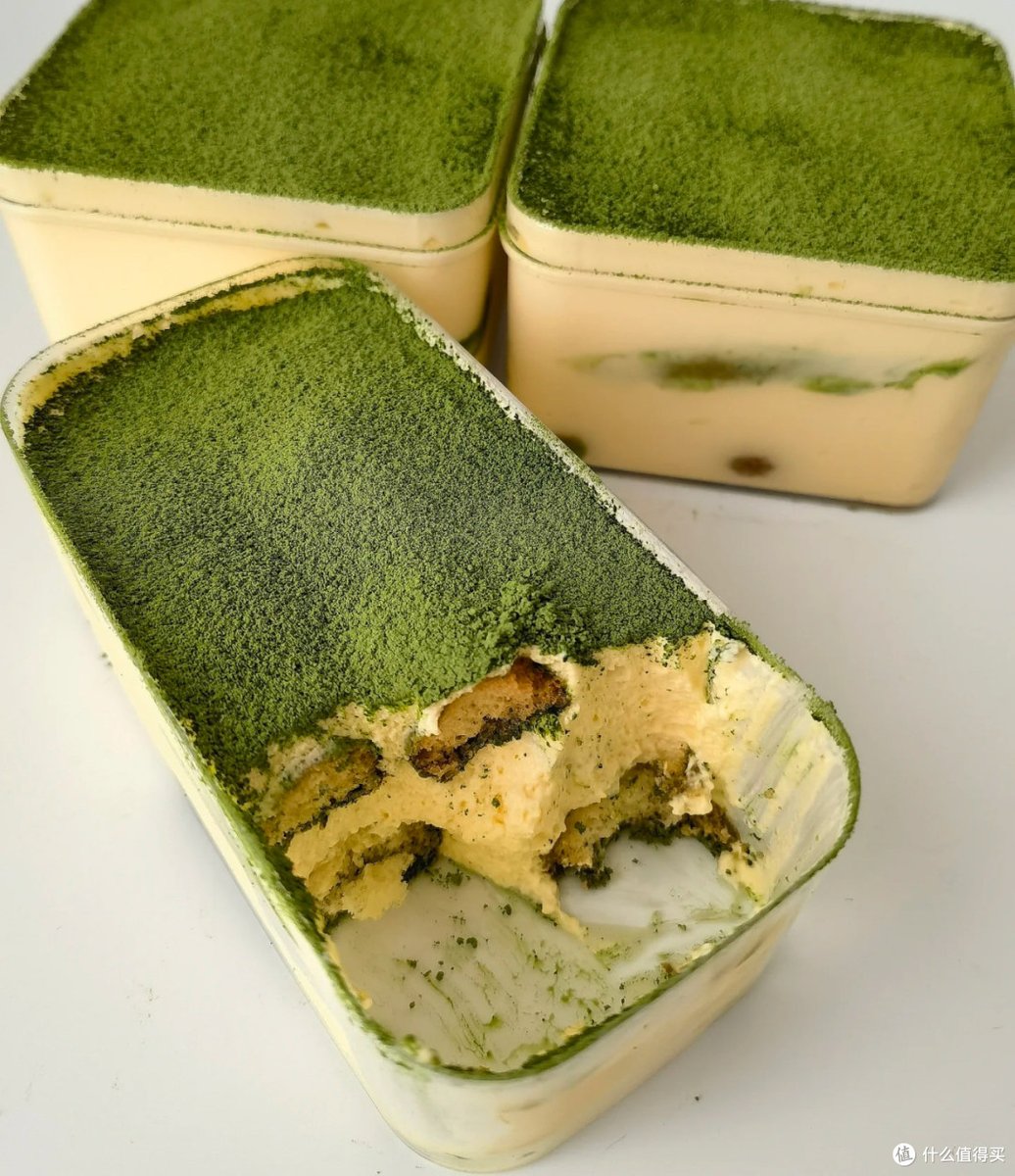 itantatan's tweet photo. Tried fluffy Japanese matcha tiramisu today! Matcha’s deep bitterness balances mascarpone cream perfectly—total vibe upgrade for weekend snacking. https://t.co/1tgrTPaX79