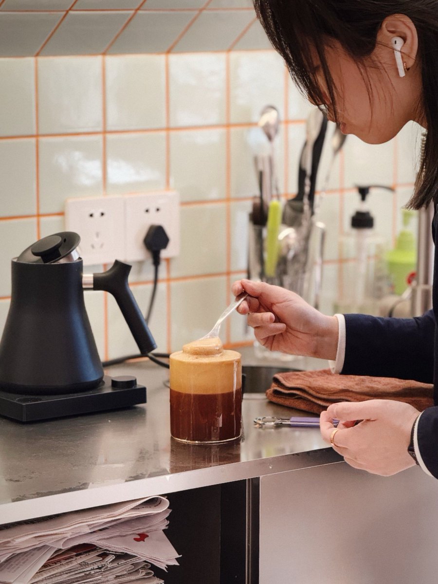 FaudziMizah's tweet photo. Just caught my intern secretly using the office’s fancy coffee machine to make matcha lattes—turns out their “urgent spreadsheet” was actually a 5-star latte art tutorial. Office productivity level: 0, but my new coworker’s latte is peak #officevibes. https://t.co/J52owv5xDc