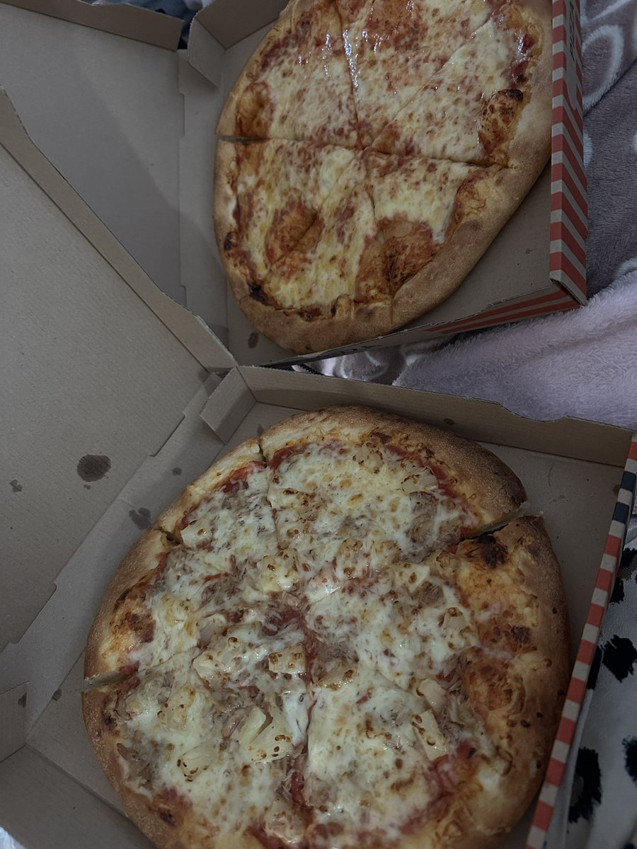 luuzifer12's tweet photo. 30€ müssen übernommen werden.😊😘

Wie findet ihr Ananas auf Pizza?🍕😁

#paypig #zahlschwein #zahlfotze https://t.co/2vsm4ifSbb