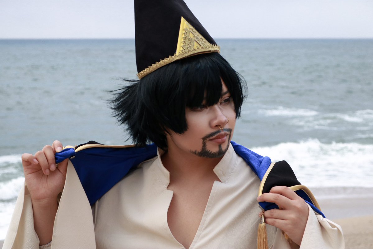 almighty_roee's tweet photo. Beach shoot in my Olruggio cosplay 

📷: @/prophetic_fish on IG

#Δ帽子 #witchhatatelier #olruggio https://t.co/FL1DJKOs5y