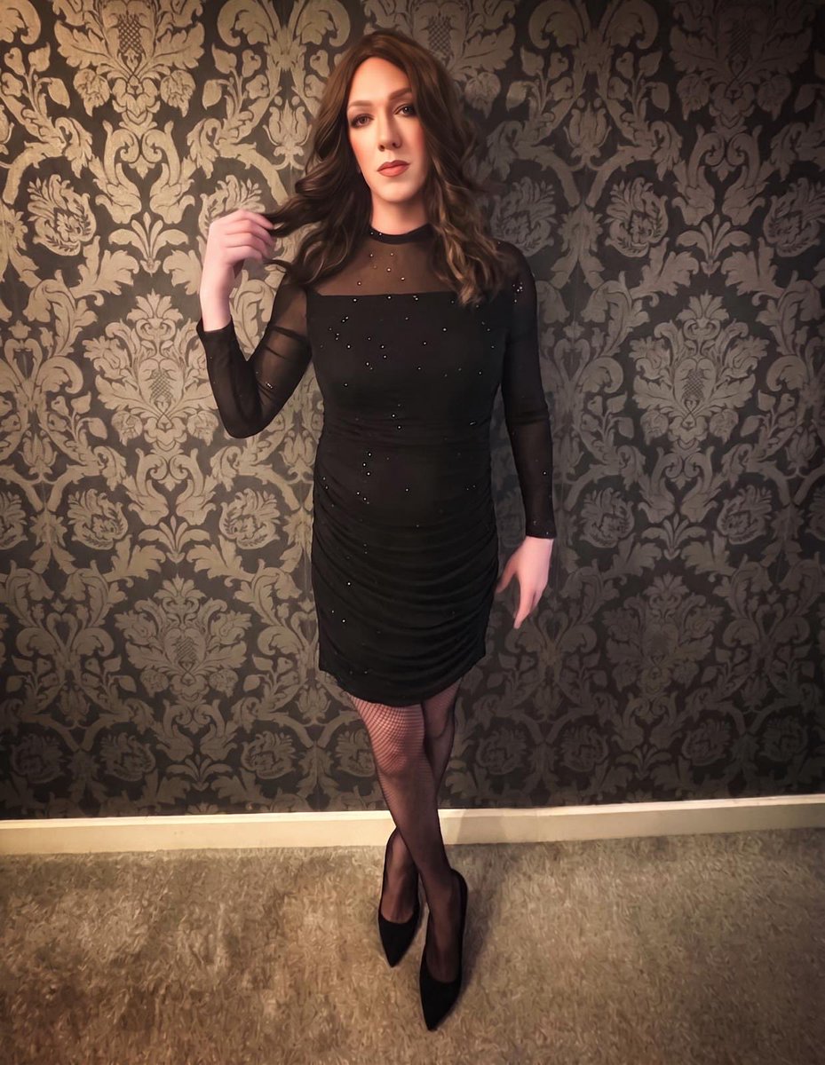 MissLadyLouisa's tweet photo. The beautiful Cara ✨👗👠💋 https://t.co/JpZXrbPqoz