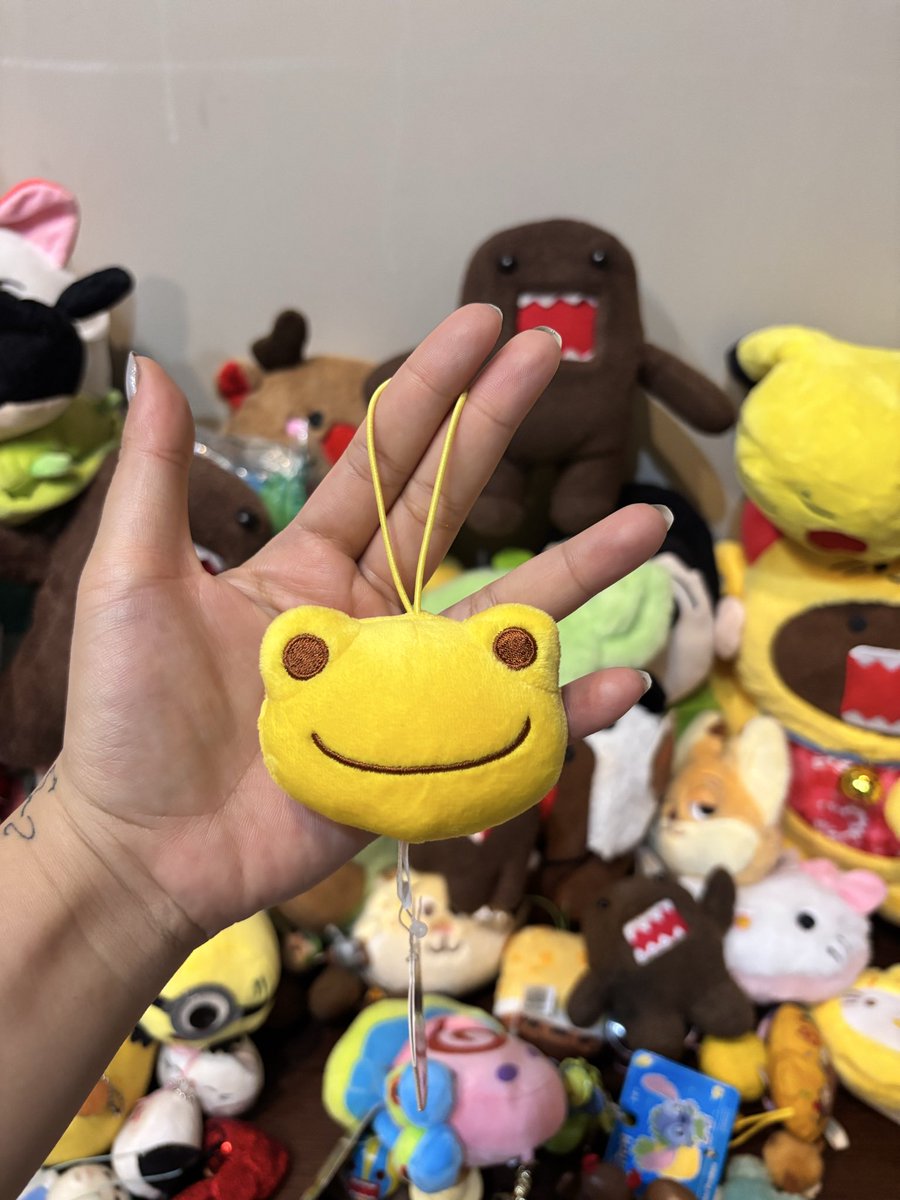 Kalucent_'s tweet photo. Wts / want to sell 
picles the frogie ganci / strap phone bisa 

tanya" aja dulu 
bisa co via 🍊 splitpay / full pay 
pengiriman dari payakumbuh ( sumatra barat) 

#wts #picklesthefrogi #sale https://t.co/i5b1JMzjrw