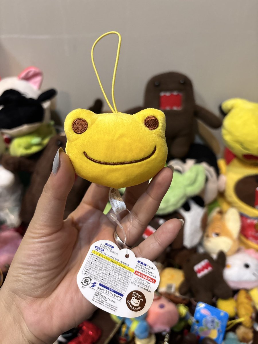 Kalucent_'s tweet photo. Wts / want to sell 
picles the frogie ganci / strap phone bisa 

tanya" aja dulu 
bisa co via 🍊 splitpay / full pay 
pengiriman dari payakumbuh ( sumatra barat) 

#wts #picklesthefrogi #sale https://t.co/i5b1JMzjrw