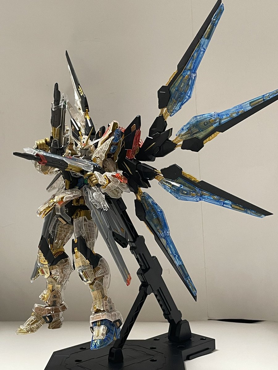 Herr_haider's tweet photo. 外装を取り付けても十分動かせる。
ポロリも無い。
とにかくカッコいい。

（続く、おまけ） https://t.co/aZPIbGIgny